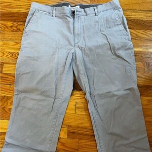 Amazon Essentials Men's Light Gray Chinos